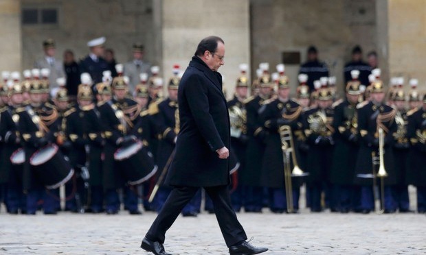 Hollande promete fazer o possível para ‘destruir o exército de fanáticos’