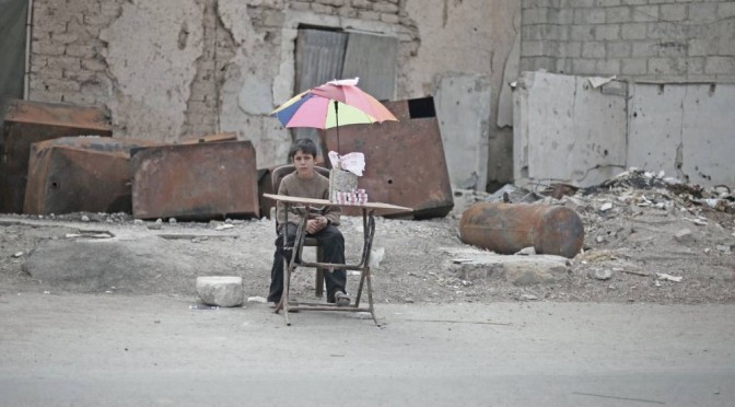 Trabalho infantil atinge refugiado sírio de apenas 3 anos, alerta porta-voz do Unicef