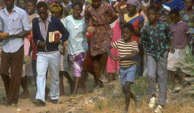 O perigo se aproxima da igreja em Camarões